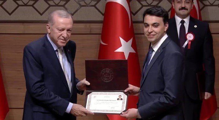 110uncu-donemi-birincilikle-bitiren-kaymakam-pazaryerini-secti