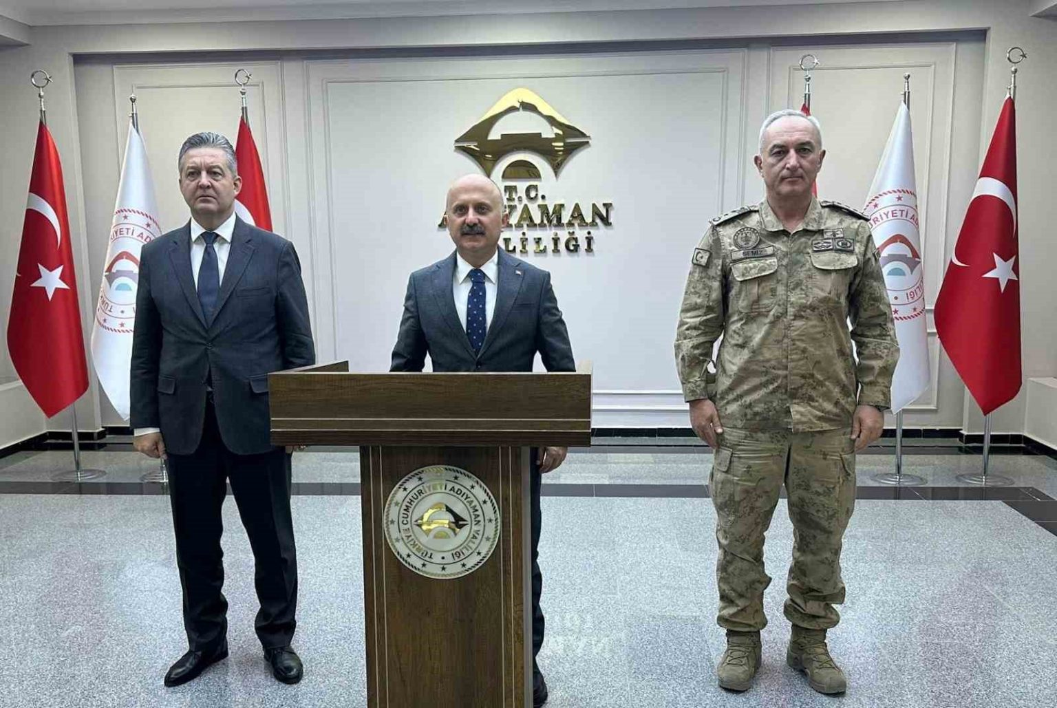 adiyamanda-asayis-degerlendirme-toplantisi-yapildi