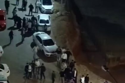 adiyamanda-sopa-tekme-ve-yumruklu-kavga-anlari-kamerada