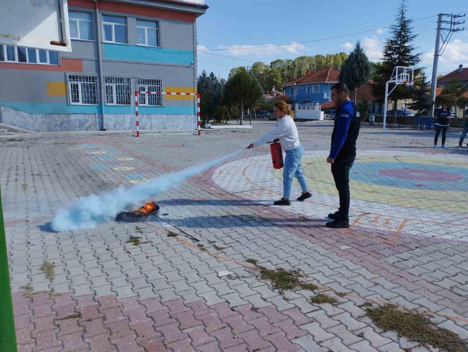afaddan-okullarda-yangin-ve-deprem-tatbikati