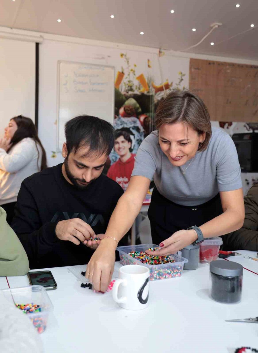 akbank-guzel-yarinlar-hareketi-iki-yilda-22-bini-askin-gencle-bulustu