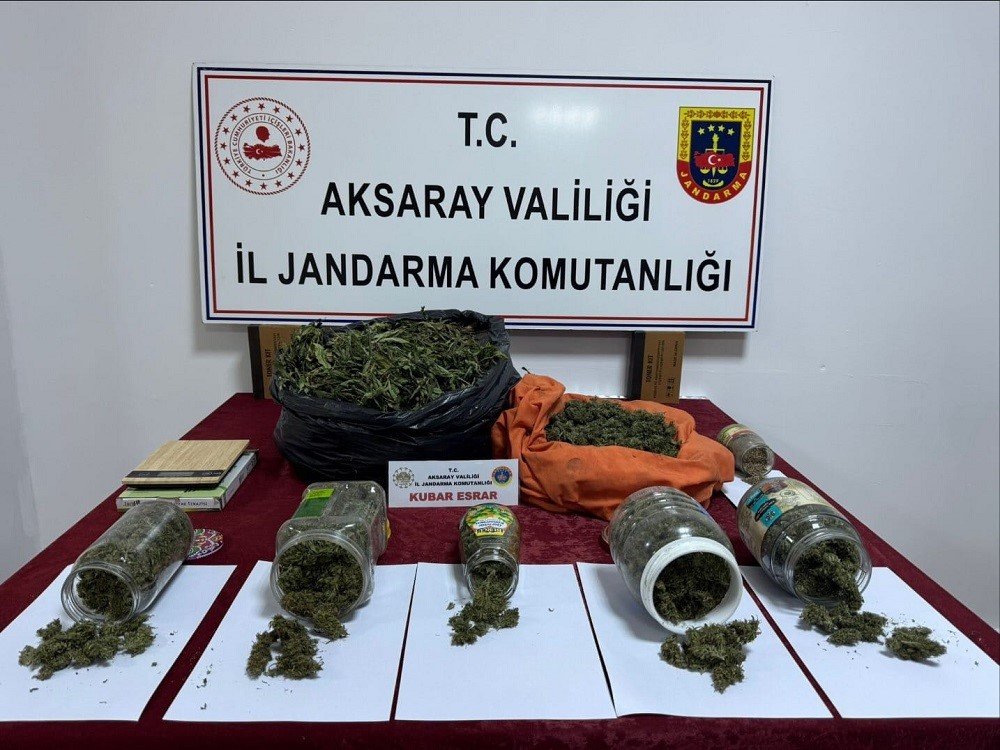 aksarayda-4-kilo-esrarla-yakalanan-sahis-tutuklandi