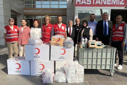 alasehir-kizilaydan-devlet-hastanesi-sosyal-marketine-600-kalem-yardim