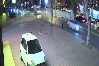 antalyada-halk-otobusunun-yayaya-carptigi-kazanin-guvenlik-kamerasi-ortaya-cikti