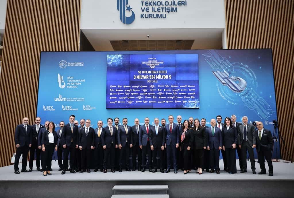 bakan-uraloglu-turkiyeyi-iletisimde-ileriye-tasiyacak-5g-ihalemizi-gerceklestirdik