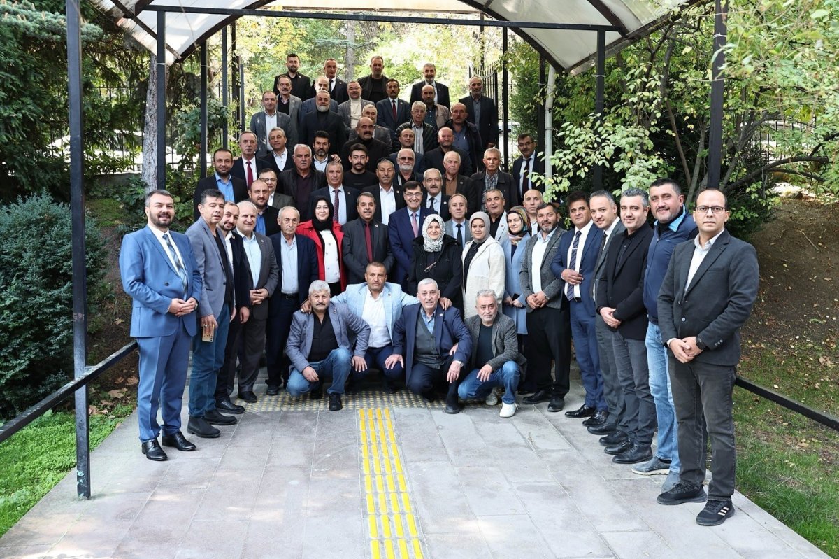 baskan-kahveci-muhtarlarla-bir-araya-geldi