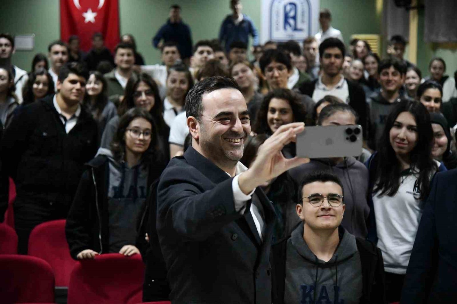 baskan-ozluden-ilham-veren-bulusma