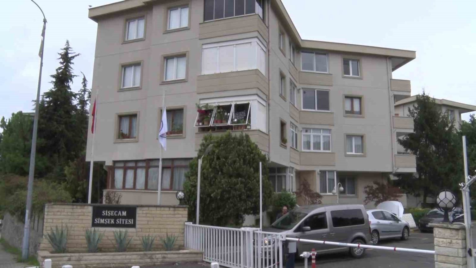 beykozda-barisma-bahanesiyle-evine-gittigi-eski-sevgilisini-bicaklayarak-oldurdu