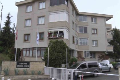 beykozda-barisma-bahanesiyle-evine-gittigi-eski-sevgilisini-bicaklayarak-oldurdu