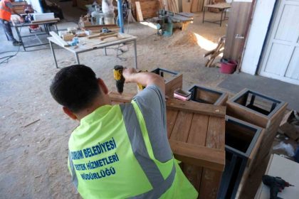 bodrum-belediyesinden-estetik-kent-mobilyalari