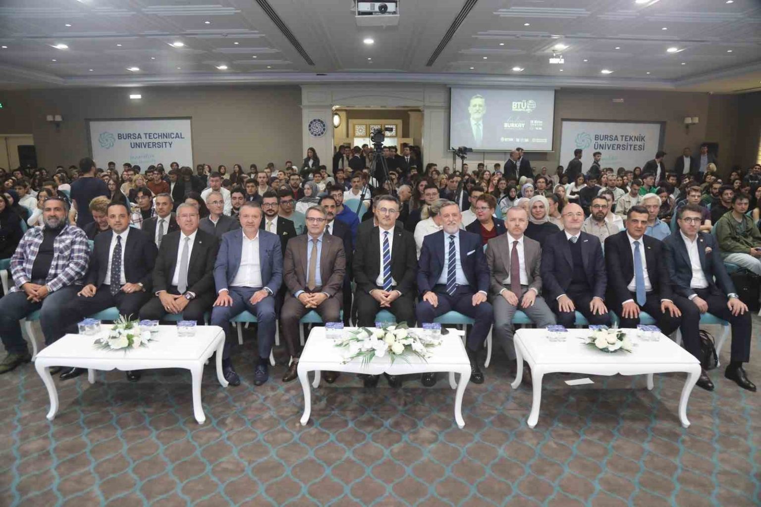 btu-konusmalarinin-konugu-ibrahim-burkay-turkiyenin-ikinci-yuzyilini-gencler-insa-edecek
