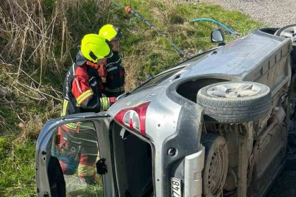 burhaniyede-otomobil-kopruden-dereye-devrildi