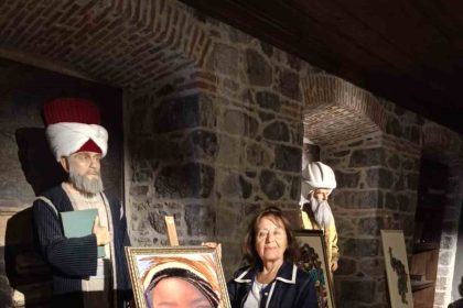 civi-ile-telin-aski-sabirla-ilmek-ilmek-dokunan-eserler-sanatseverlerle-bulusuyor