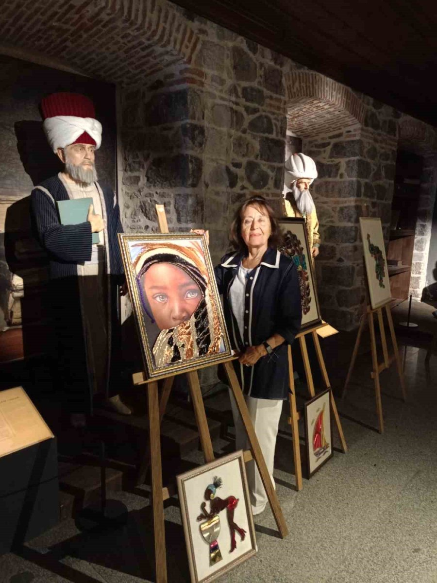 civi-ile-telin-aski-sabirla-ilmek-ilmek-dokunan-eserler-sanatseverlerle-bulusuyor