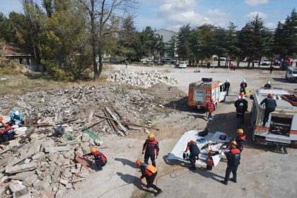 corumda-gercegini-aratmayan-yangin-ve-tahliye-tatbikati