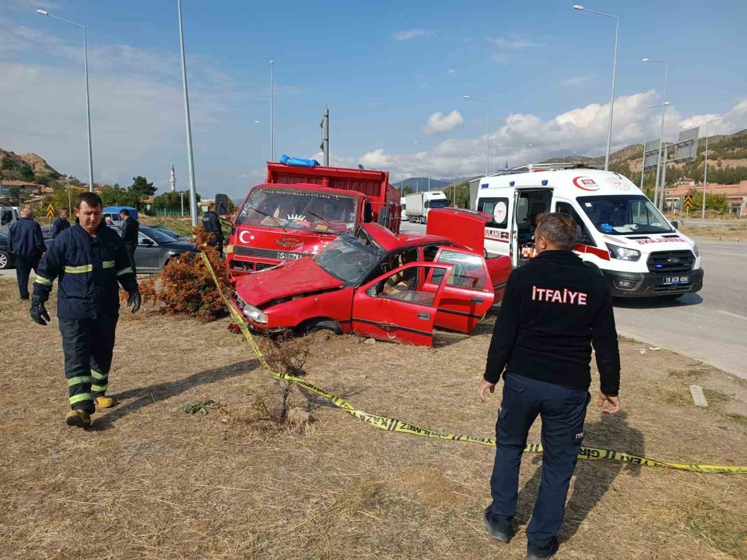 corumda-otomobille-kamyonet-carpisti-1-olu