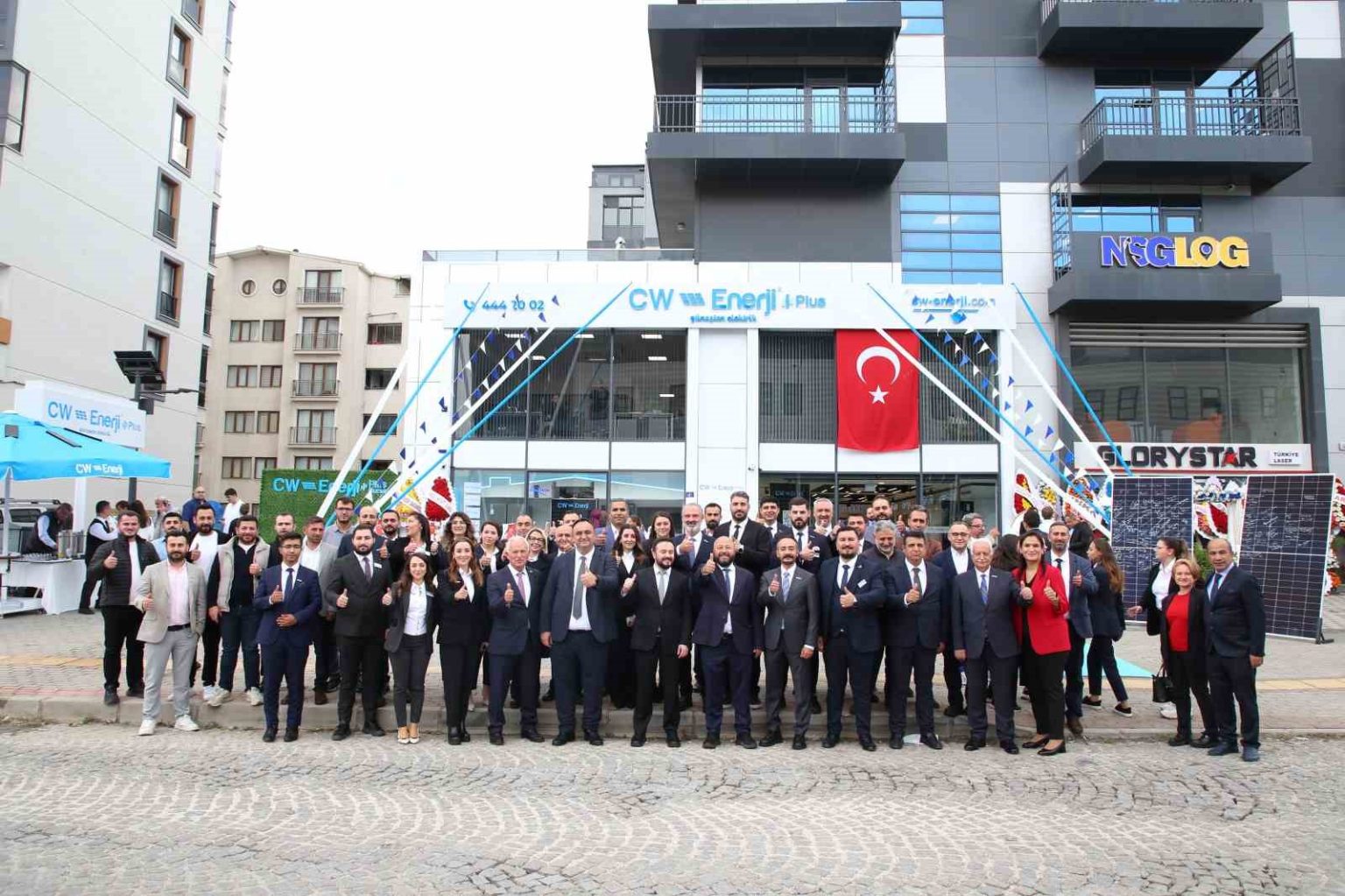 cw-enerjinin-yeni-plus-bayisi-bursada-torenle-acildi