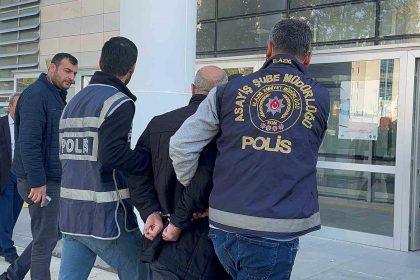 elazigda-gazeteciye-silahli-saldirida-bulunan-supheli-adliyeye-sevk-edildi