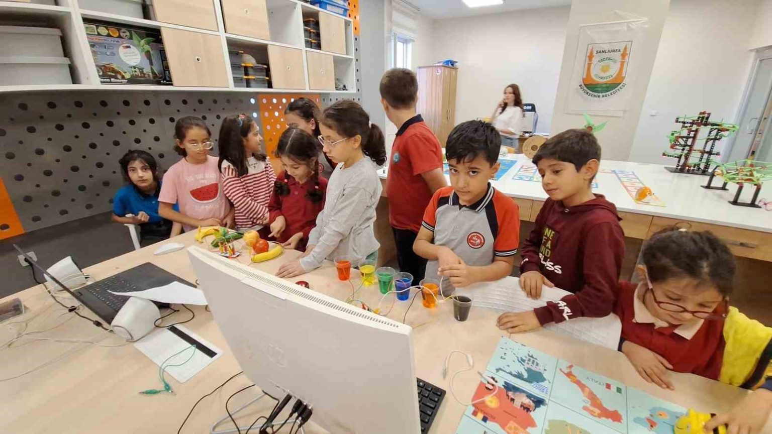 esentepe-genclik-merkezinde-cocuklar-teknolojiyle-bulusuyor