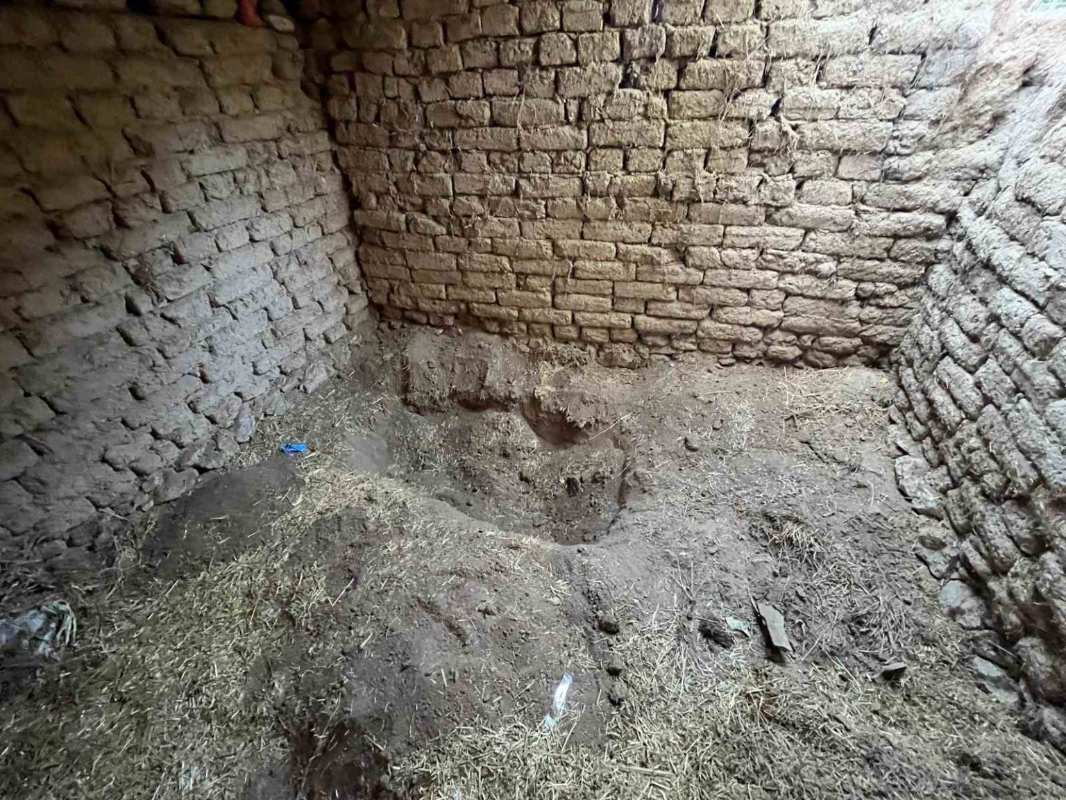 eskisehirde-14-yil-sonra-ahirdan-cikarilan-cesedin-gomuldugu-yer-goruntulendi