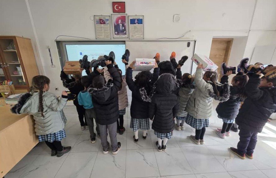 etsodan-ihtiyac-sahibi-ogrencilere-giyim-yardimi