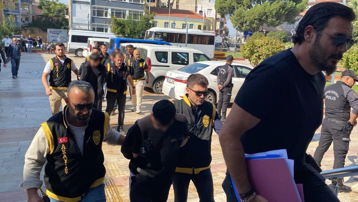 genc-kiz-arkadasinin-abisi-ve-kuzenleri-tarafindan-bicaklandi