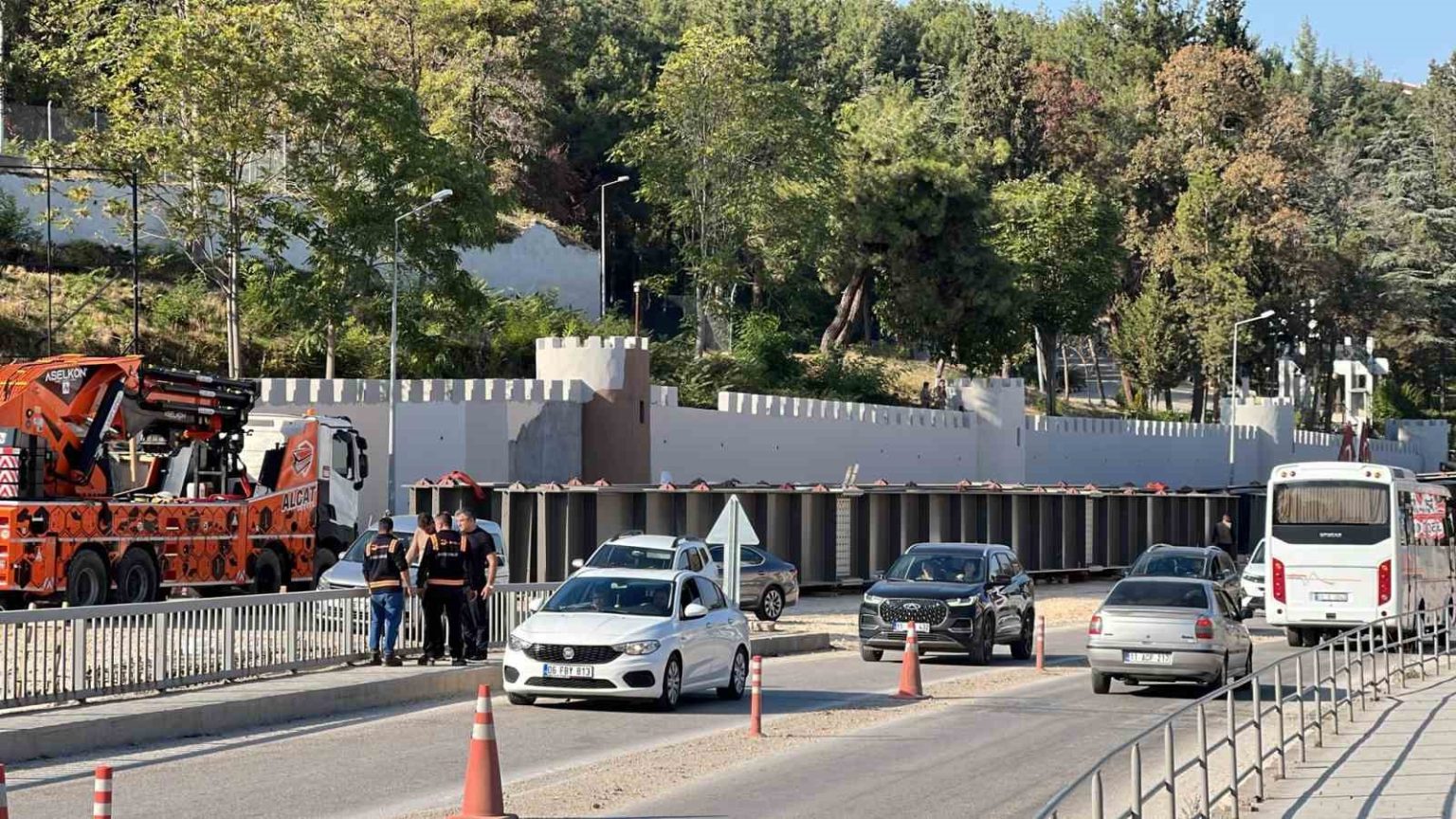 hamsu-koprusu-arac-trafigine-kapatiliyor