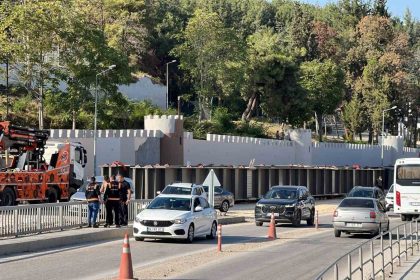 hamsu-koprusu-arac-trafigine-kapatiliyor