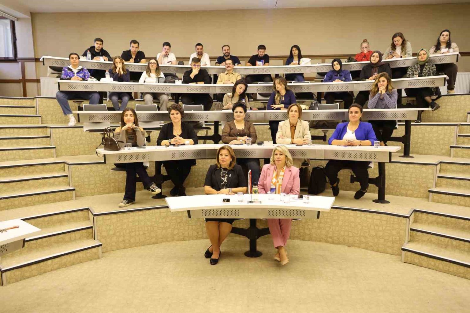 hasan-kalyoncu-universitesinde-gikad-uyelerine-yonelik-egiticinin-egitimi-programi-gerceklestirildi