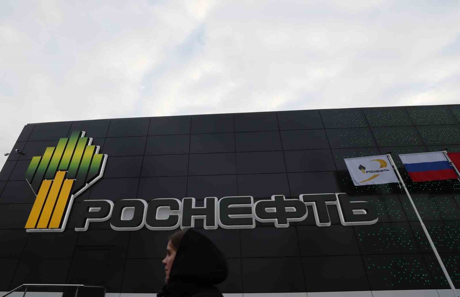 ingiltereden-rus-petrol-sirketleri-ve-ortaklarina-yaptirim