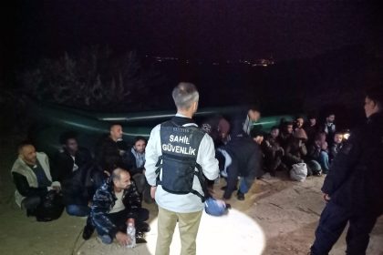 izmir-aciklarinda-33-duzensiz-gocmen-kurtarildi-50-gocmen-yakalandi