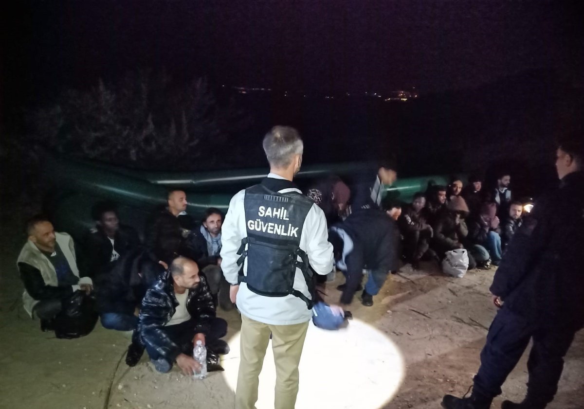 izmir-aciklarinda-33-duzensiz-gocmen-kurtarildi-50-gocmen-yakalandi