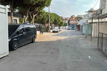 izmirde-eski-es-dehseti-sokak-ortasinda-bicaklayarak-oldurdu