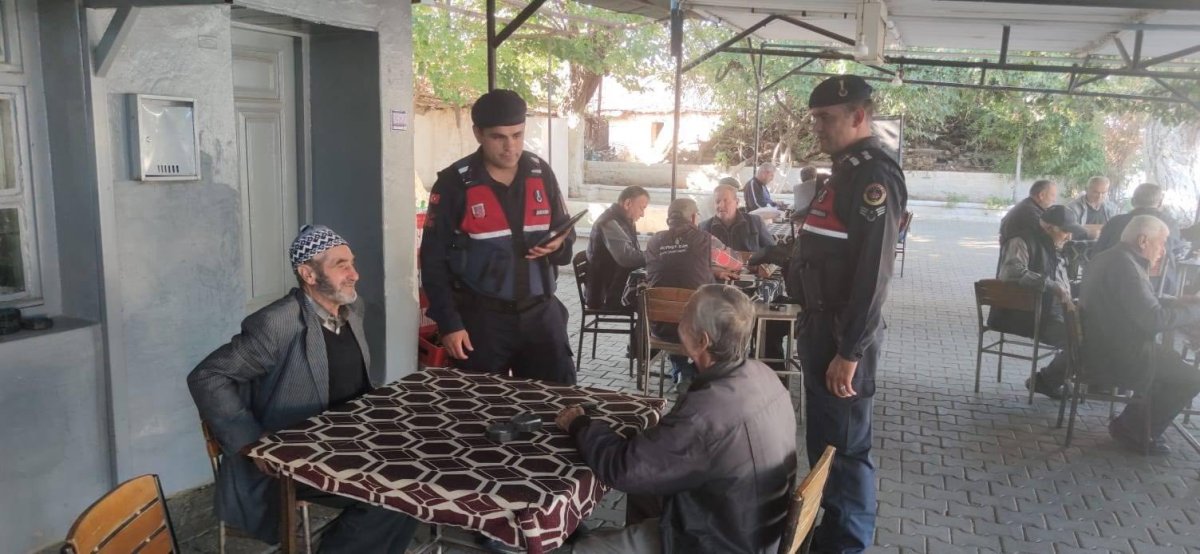 jandarma-ekipleri-karacasuda-halk-sagligi-icin-sahada