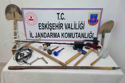 jandarma-tarafindan-kacak-kazi-yaparken-yakalanan-3-supheli-tutuklandi