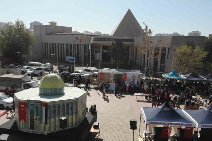 kahramanmarasta-gazze-yararina-hayir-carsisi