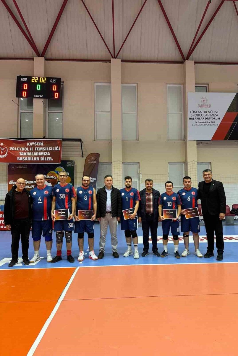 kamuda-voleybolun-zirvesi-belli-oldu