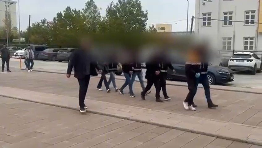 kendilerini-belediye-baskan-yardimcisi-olarak-tanitan-dolandiricilara-operasyon-17-gozalti