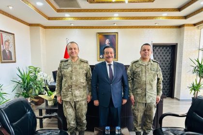 komutanlardan-kaymakam-atillaya-nezaket-ziyareti