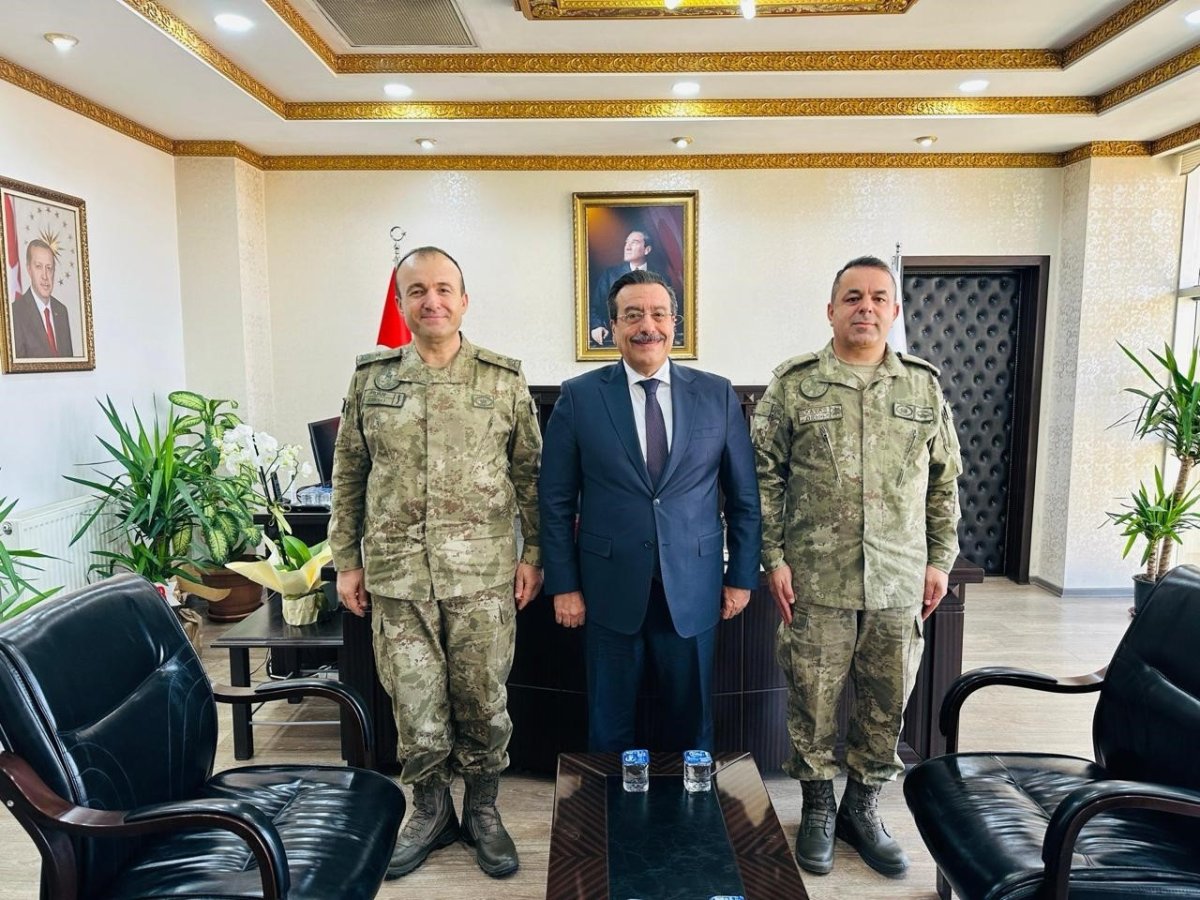 komutanlardan-kaymakam-atillaya-nezaket-ziyareti