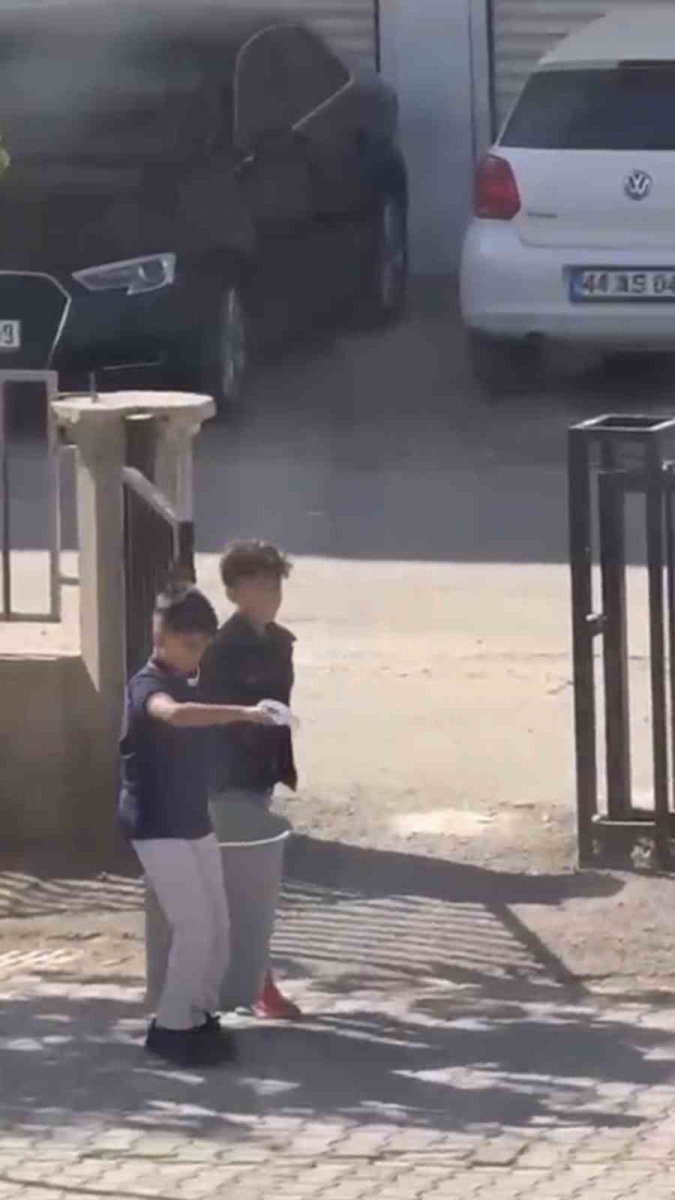 mardinde-cocuklar-cop-bidonuyla-halay-cekti