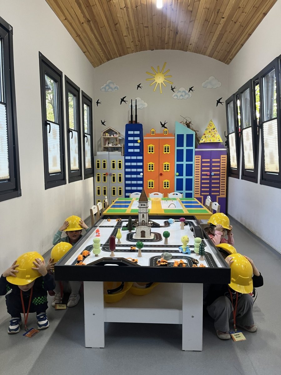 minik-mimarlara-guvenli-yapilar-anlatildi