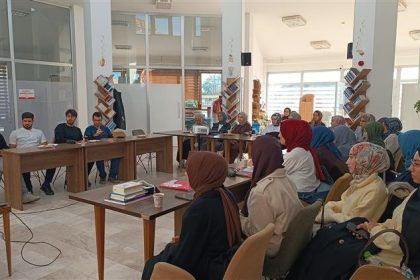 musluman-kimligi-insa-etme-uzerine-kitap-tahlili-gerceklestirildi