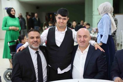 ozel-birey-eren-icin-coskulu-asker-ugurlamasi