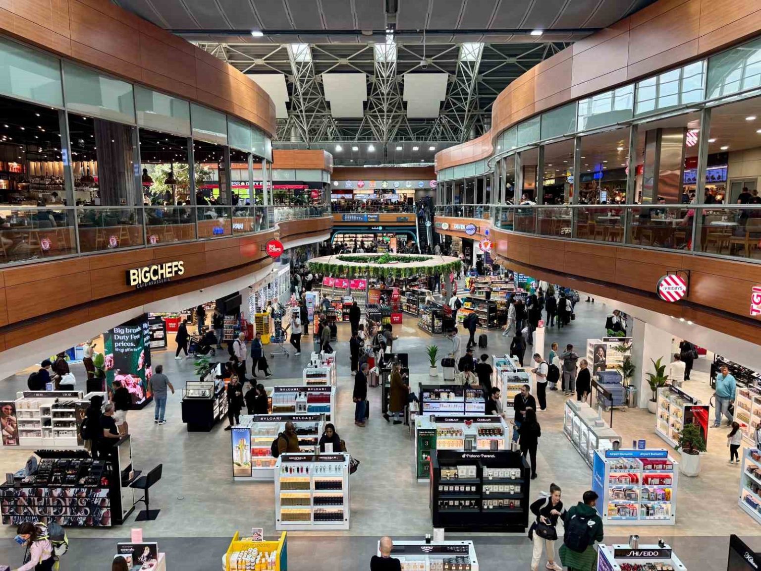 sabiha-gokcen-havalimaninda-duty-free-alisveris-deneyimi-donusuyor
