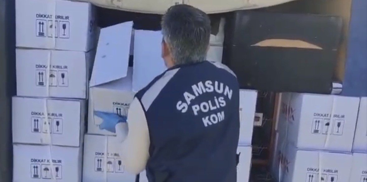 samsunda-sahte-icki-operasyonu-445-litre-etil-alkol-ele-gecirildi