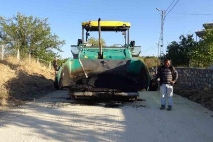 tunceli-il-ozel-idaresi-sicak-asfalt-uretti-ilk-serimi-vali-aygol-yapti
