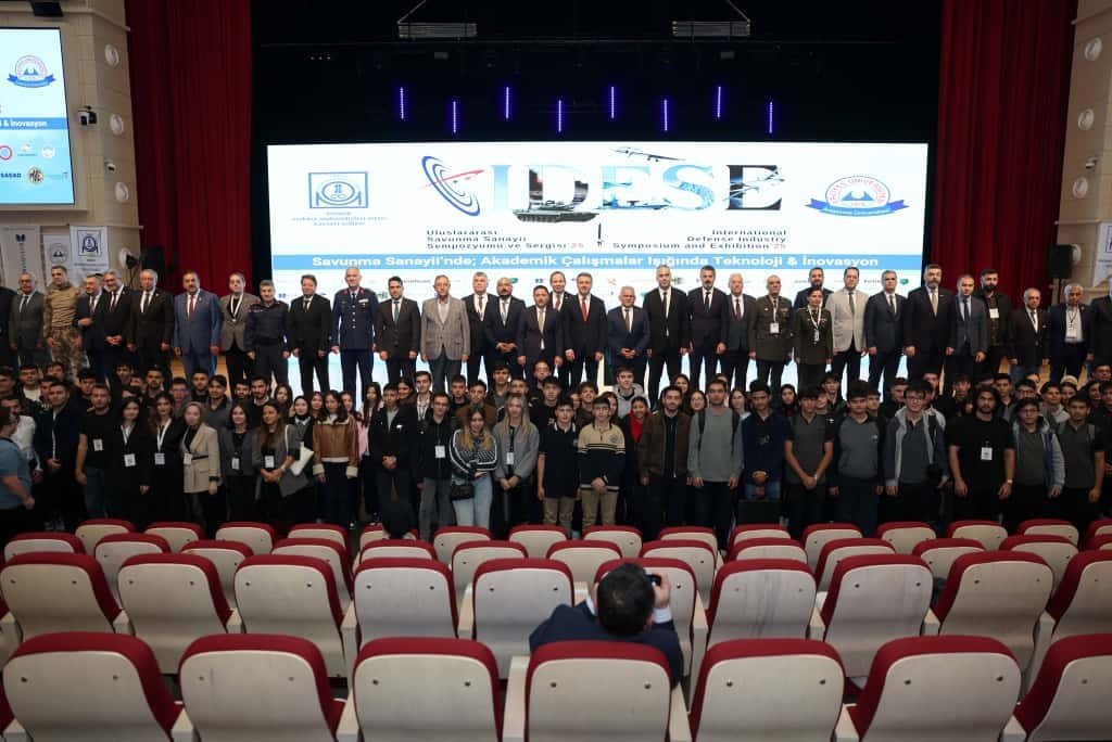 vali-cicek-turkiye-cumhuriyetinin-savunma-sanayisinin-guclenmesi-sadece-bizim-icin-degil-dunya-mazlumlari-icin-kiymetli-ve-onemlidir