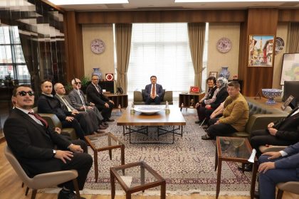 vali-isin-engelli-vatandaslarimizin-yasamini-daha-da-kolaylastirmaliyiz