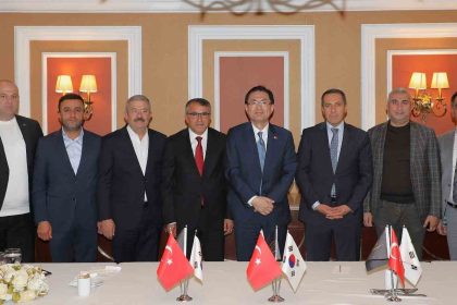 van-guney-kore-ticaret-kapisi-aralaniyor